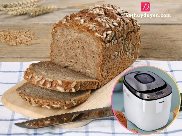 Bánh mì nguyên cám làm bằng máy