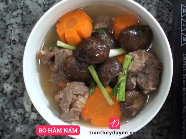 Bò hầm nấm