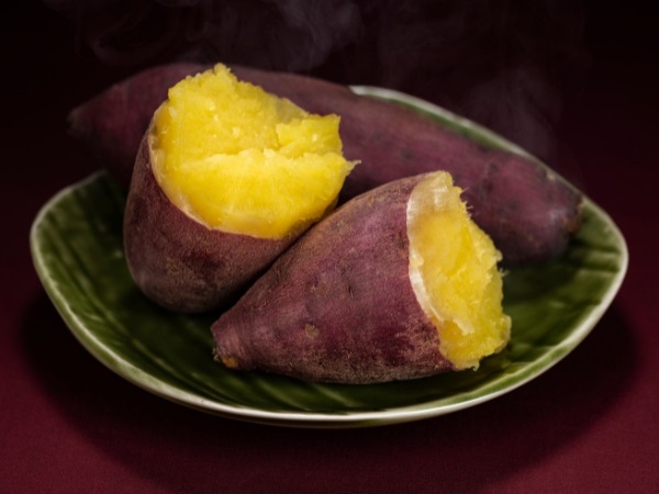 Khoai nướng bằng lò vi sóng