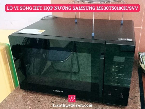 Lò vi sóng kết hợp nướng Samsung MG30T5018CK/SVV