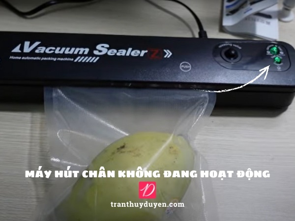 Máy hút chân không khi đang hoạt động