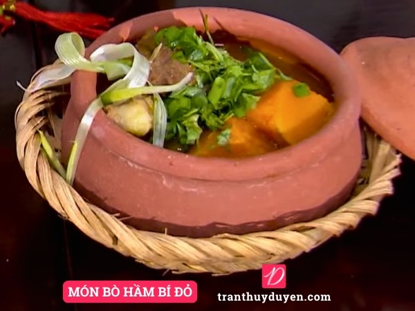 Món bò hầm bí đỏ