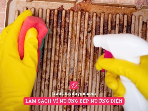 Làm sạch vỉ nướng